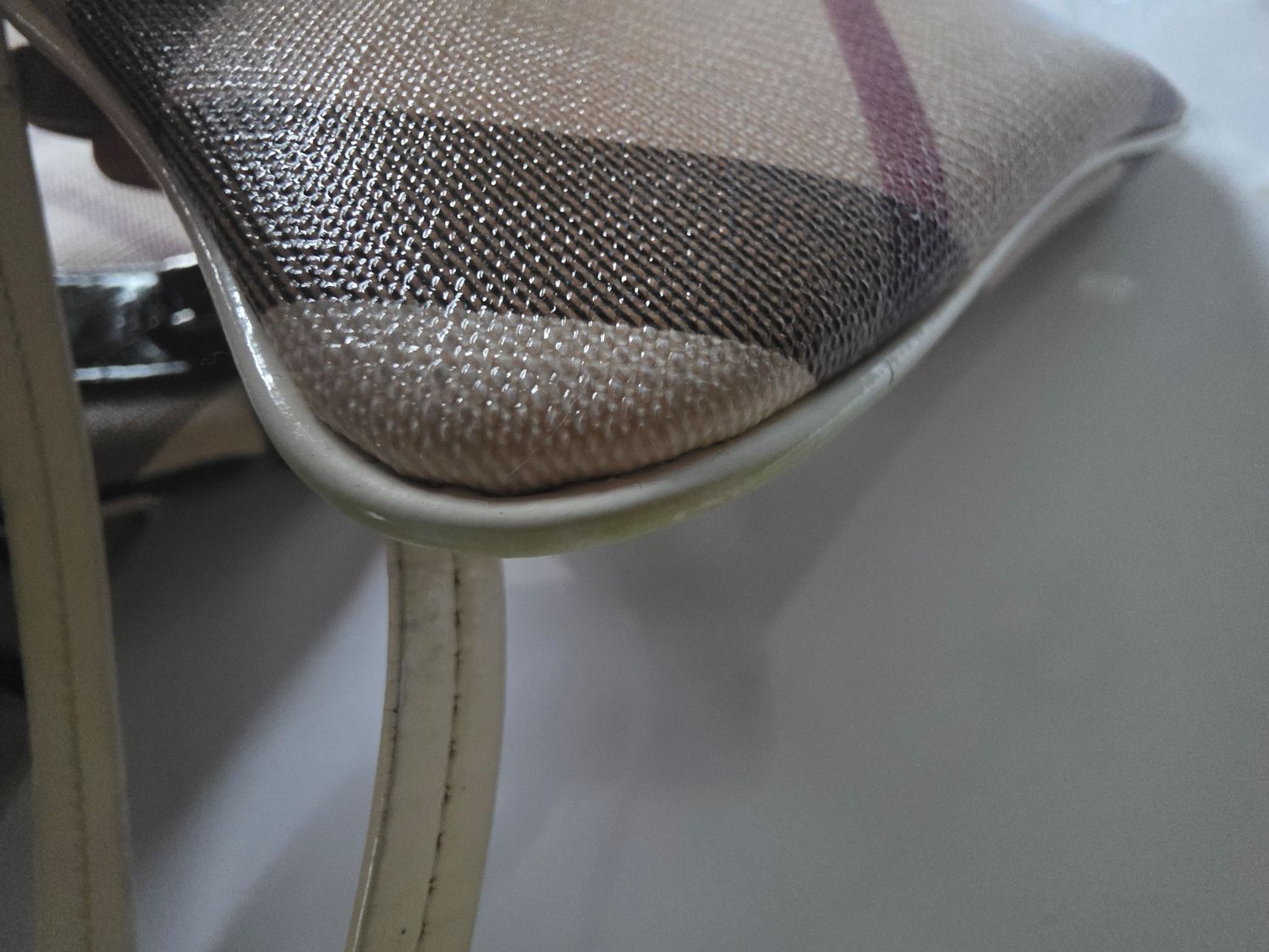 Burberry Nova Check wrist purse