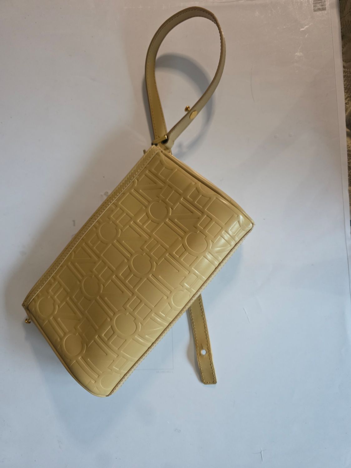 Cellne Vintage Embossed Shoulder Bag