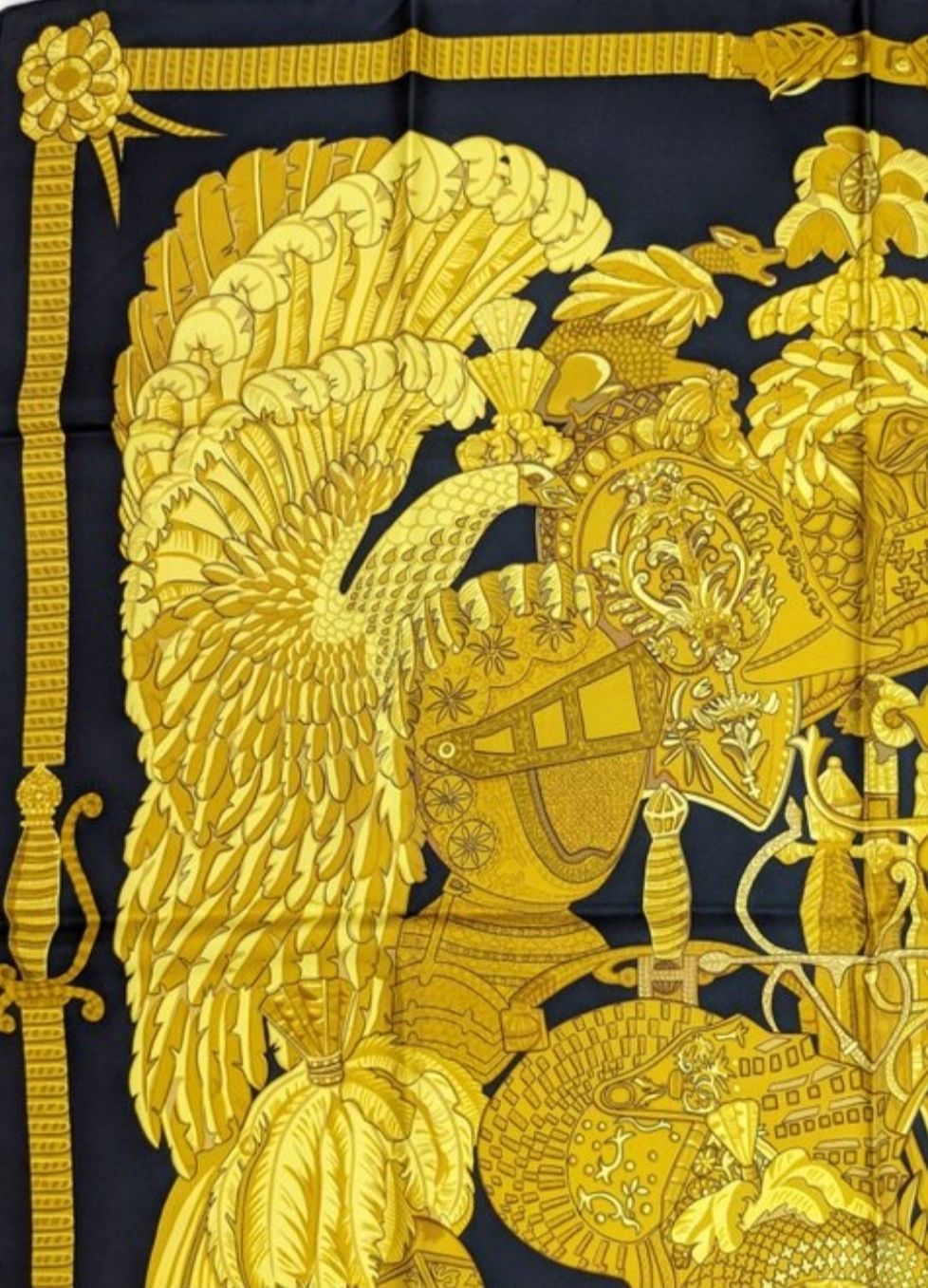 Hermès Carré 90 "ARMETS en PANACHE" 100% Silk Scarf Golden