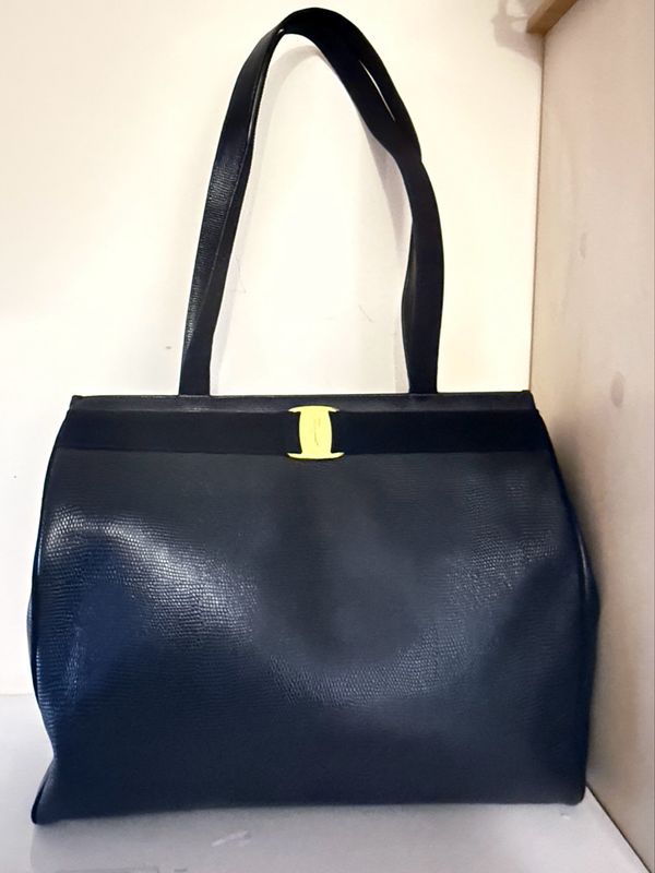 Ferragamo Vala Shoulder Bag Leather Blue