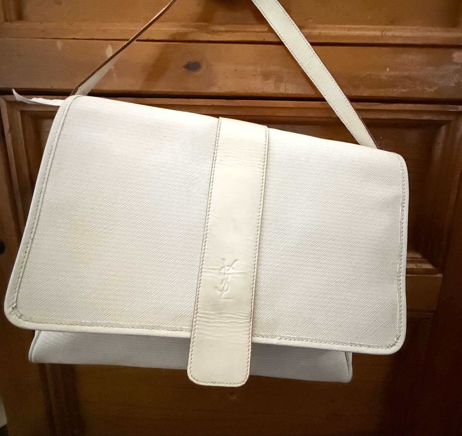 YSLmessenger leather Bag White