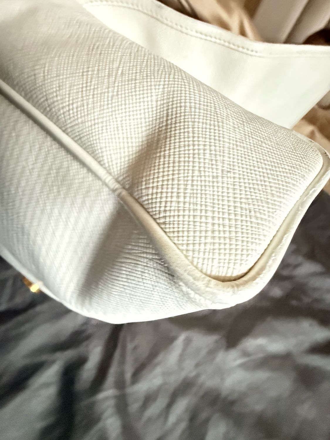 YSLmessenger leather Bag White