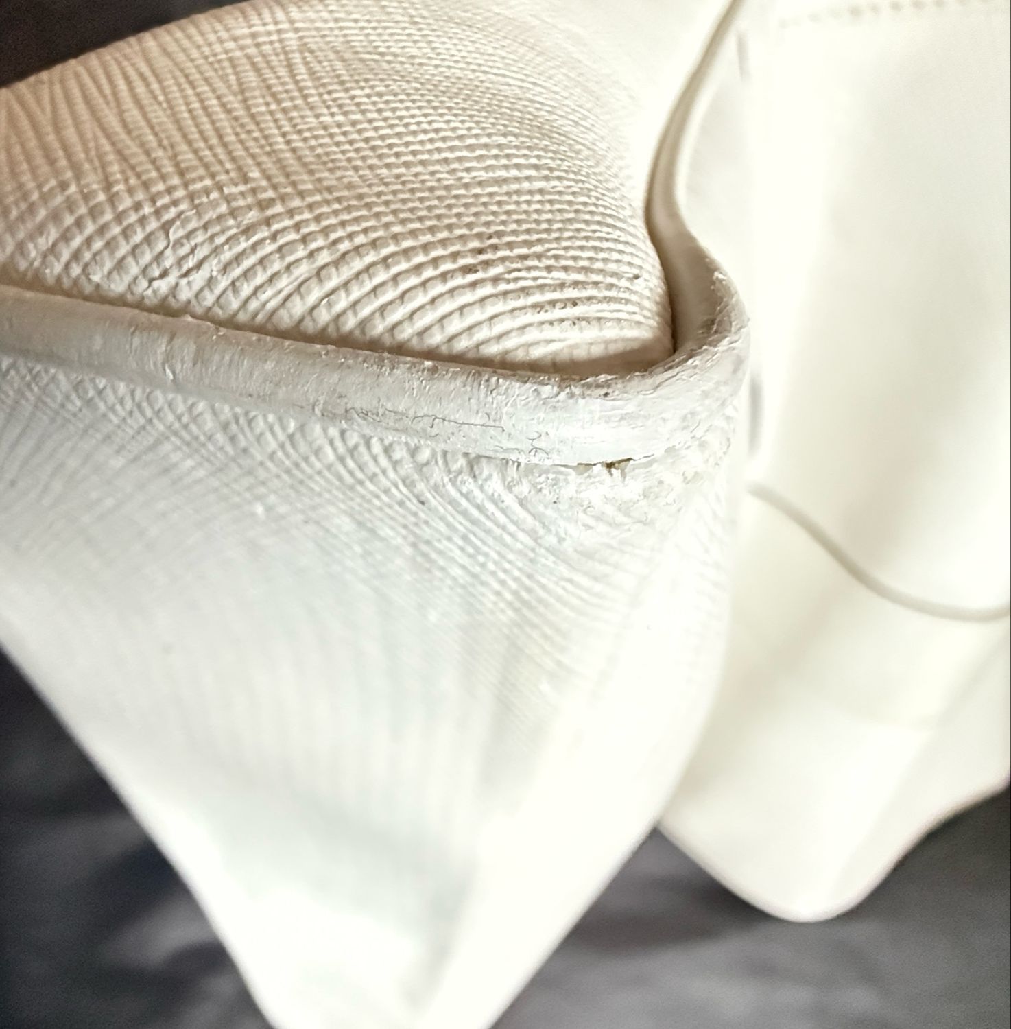 YSLmessenger leather Bag White