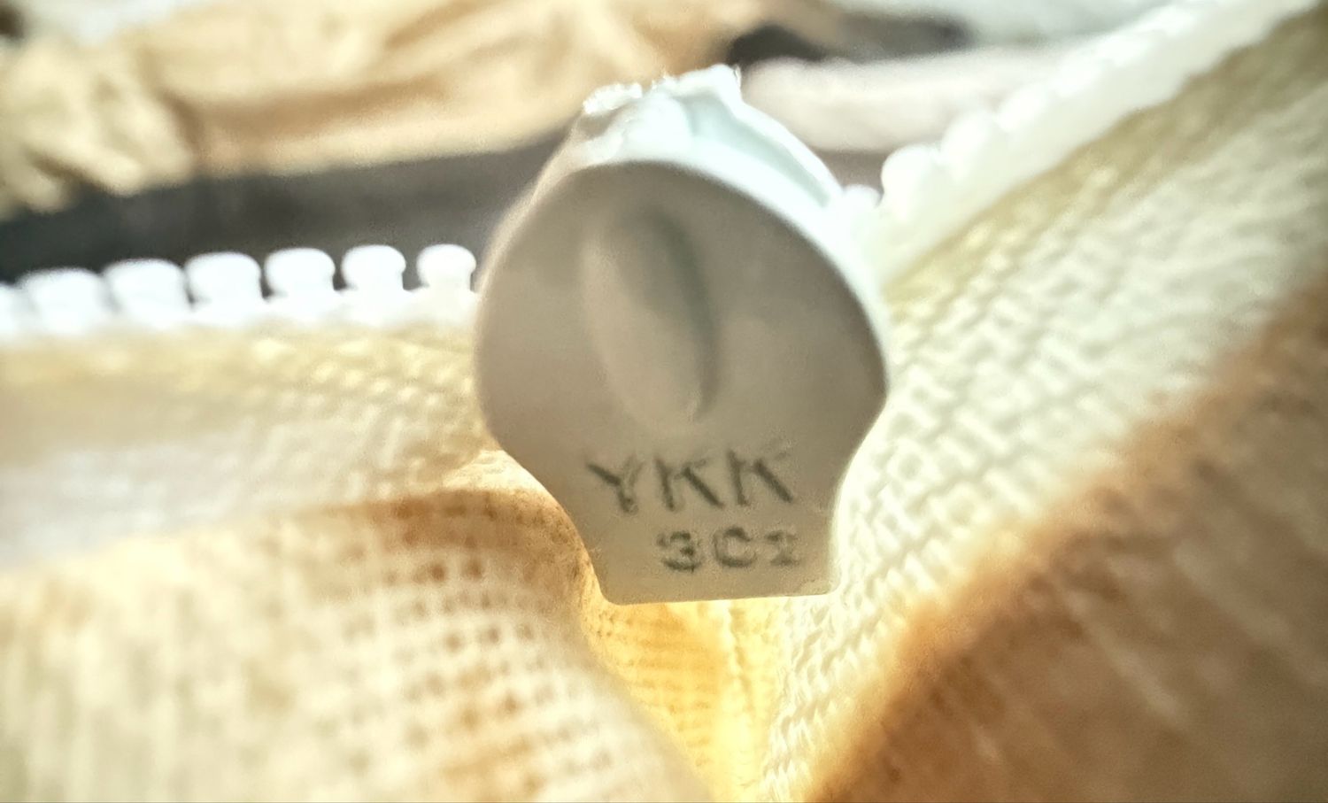 YSLmessenger leather Bag White