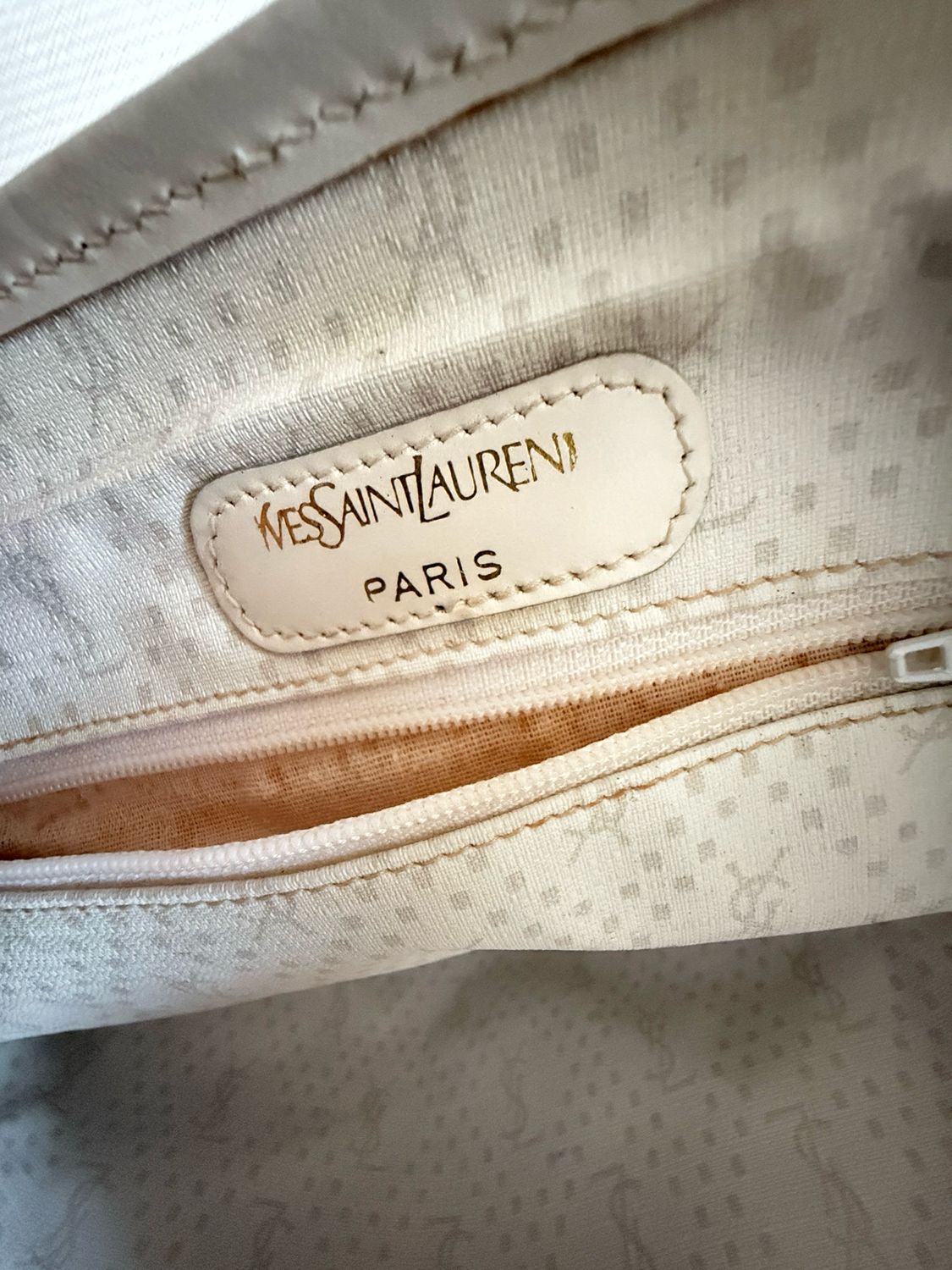 YSLmessenger leather Bag White