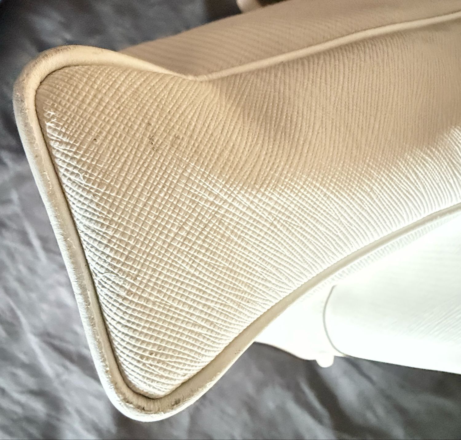 YSLmessenger leather Bag White