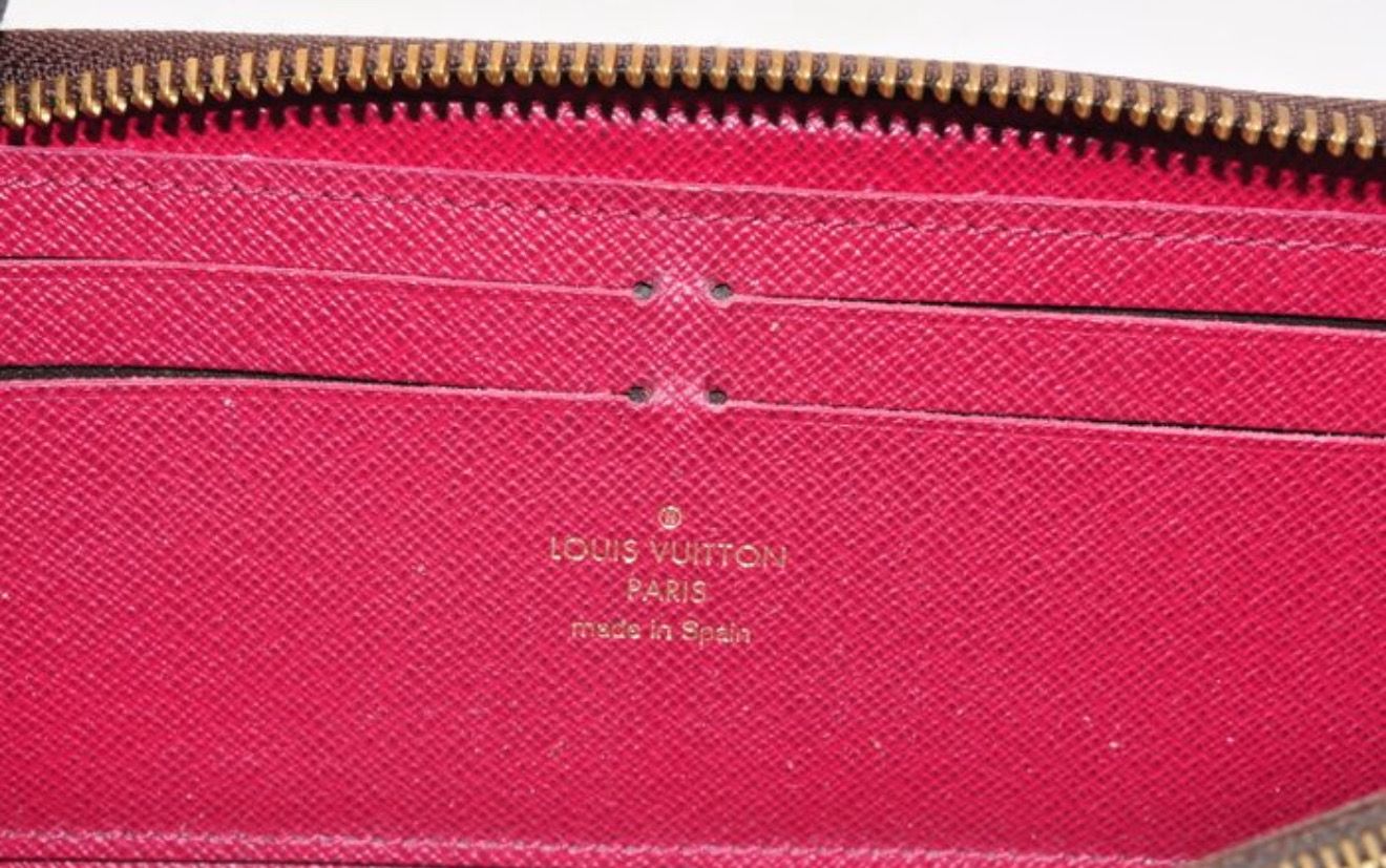 Louis Vuitton Clemence Monogram Zip Around Long Wallet Monogram fuschia interior 