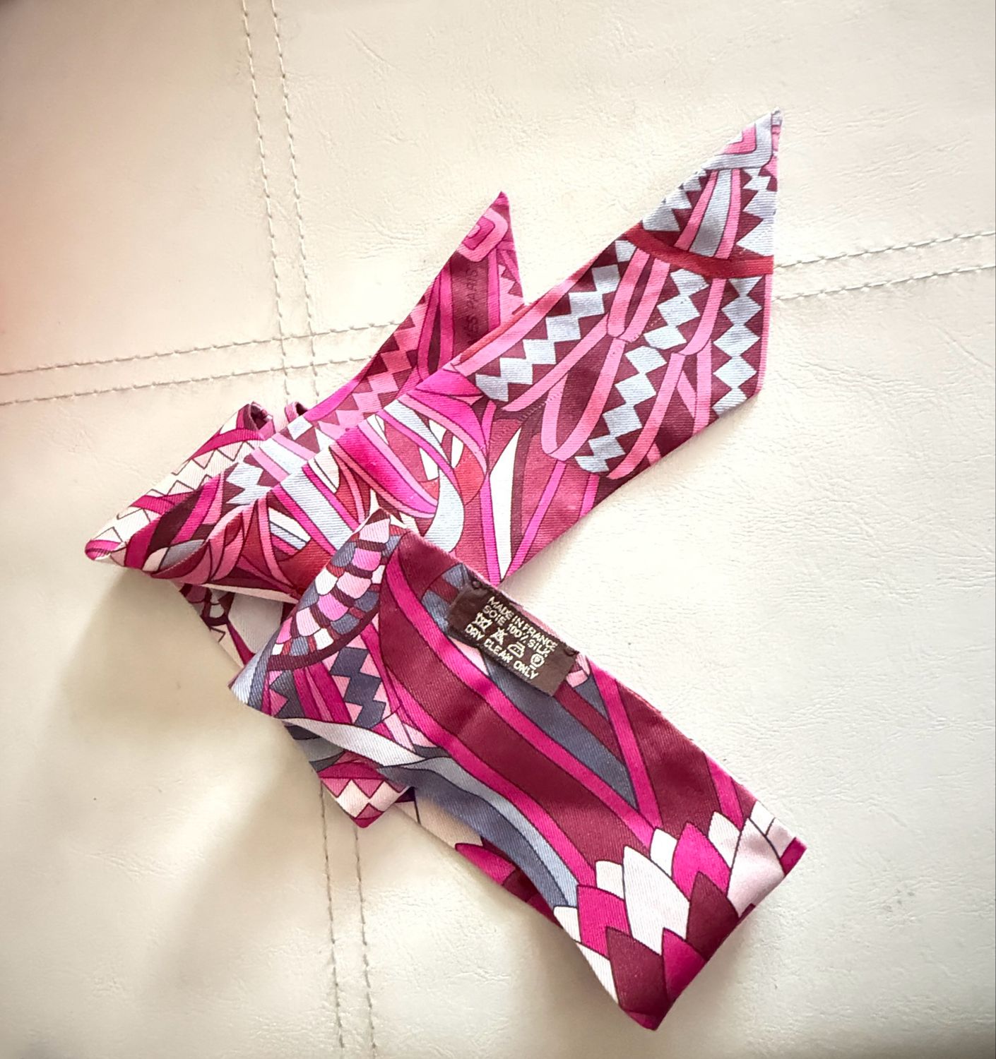 Hermes Silk Les Flots Du Cheval Twilly