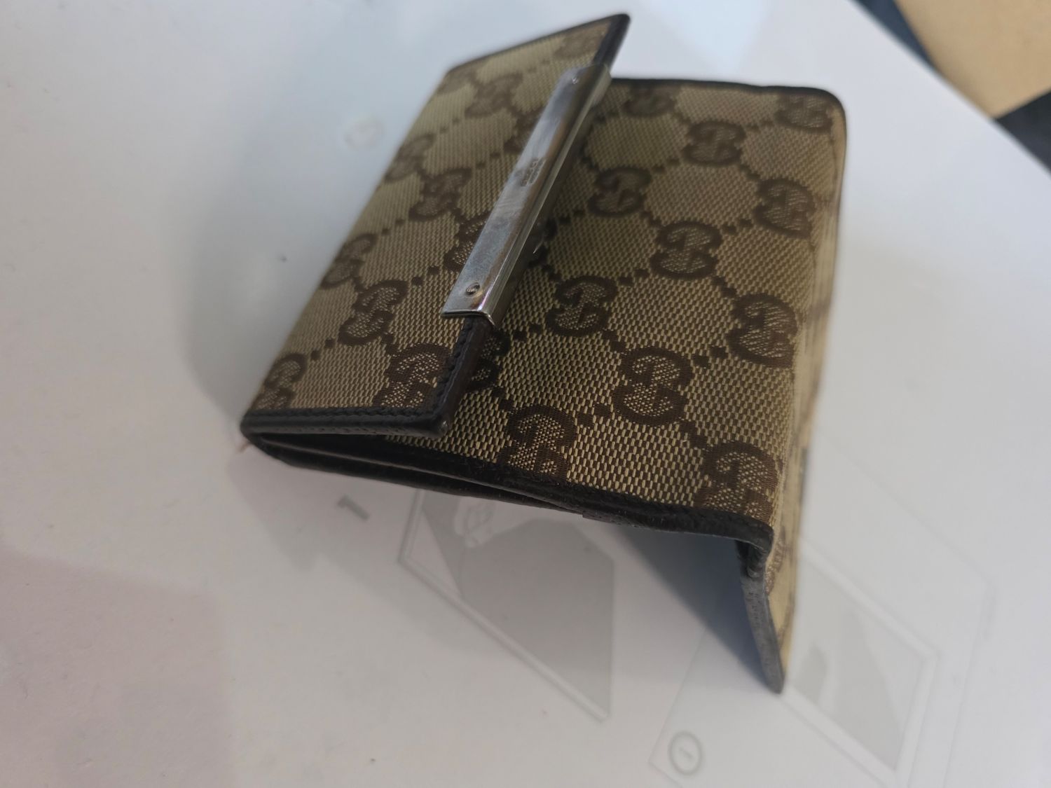 Gucci supreme  Bifold wallet Beige