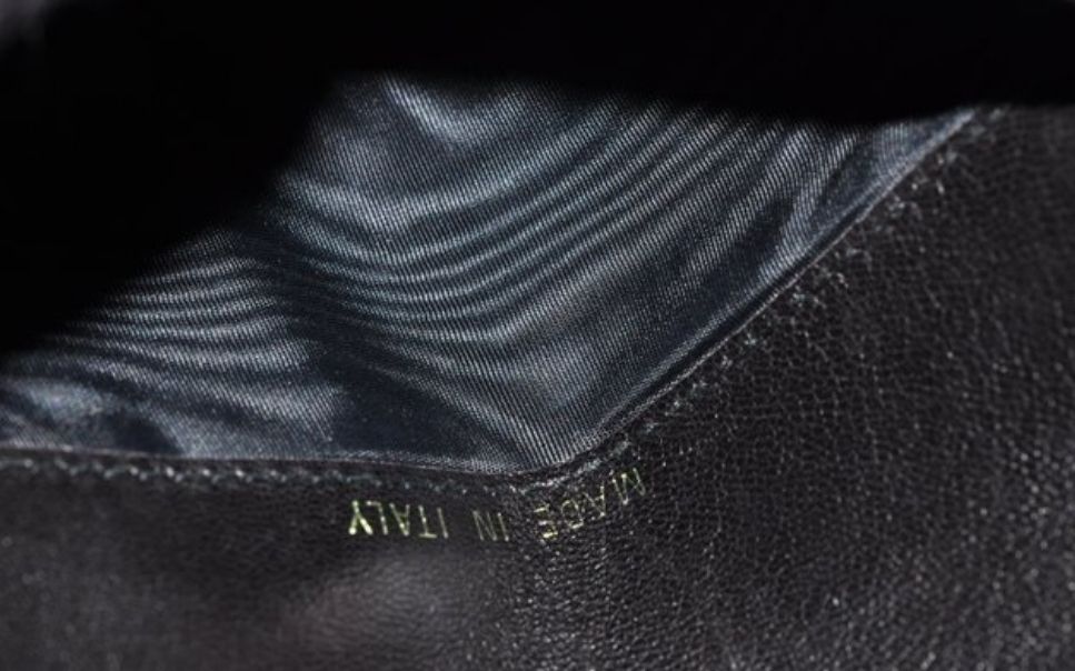 Chanel bifold Wallet black caviar leather Chanel bifold Wallet black caviar leather