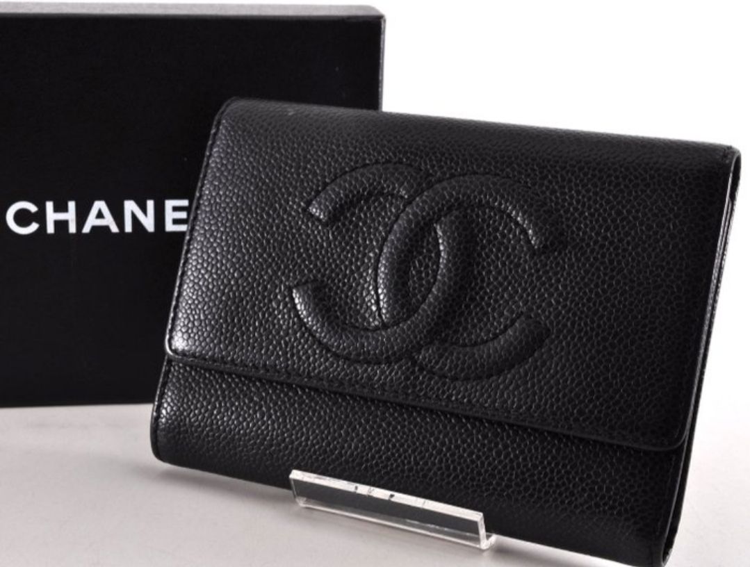 Chanel bifold Wallet black caviar leather Chanel bifold Wallet black caviar leather