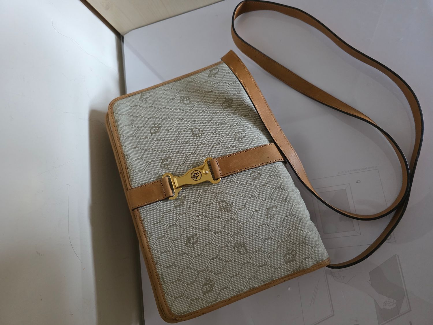 Christian Dior crossbody bi compartment Beige