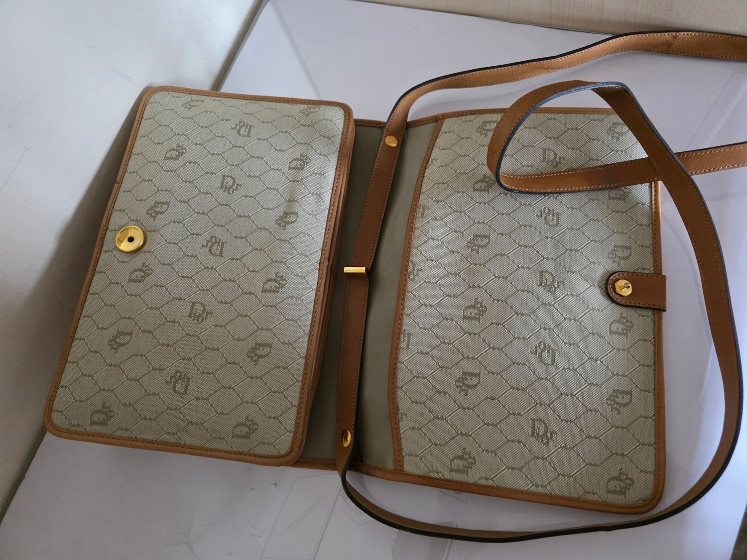 Christian Dior crossbody bi compartment Beige