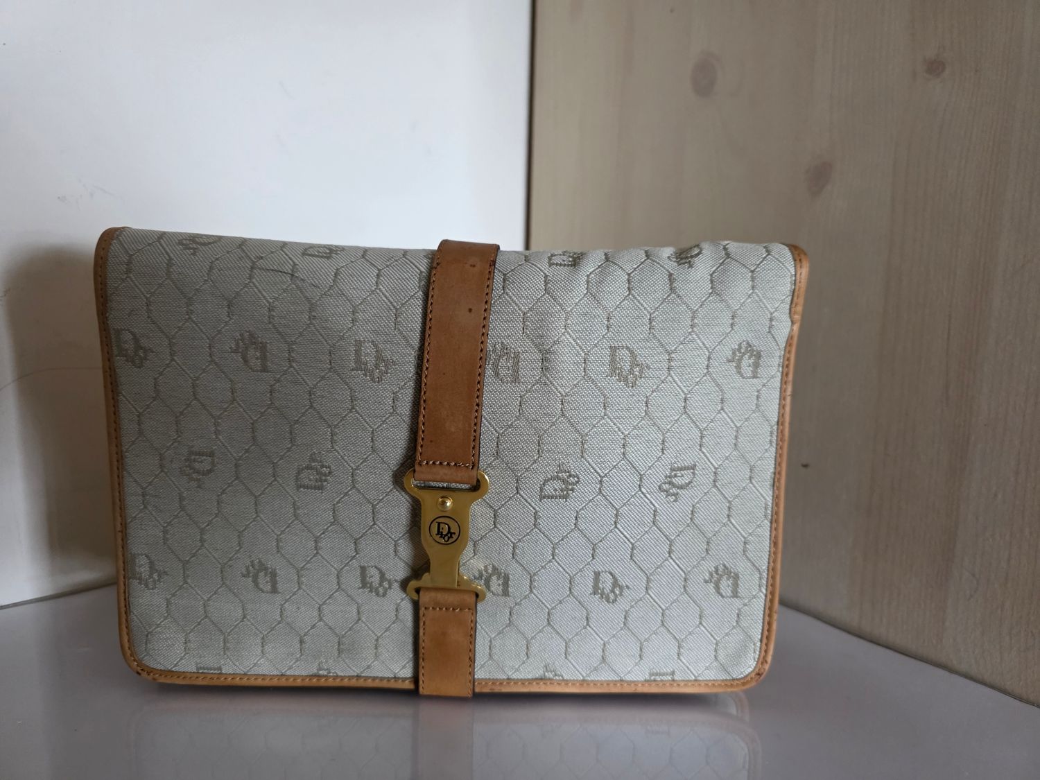 Christian Dior crossbody bi compartment Beige