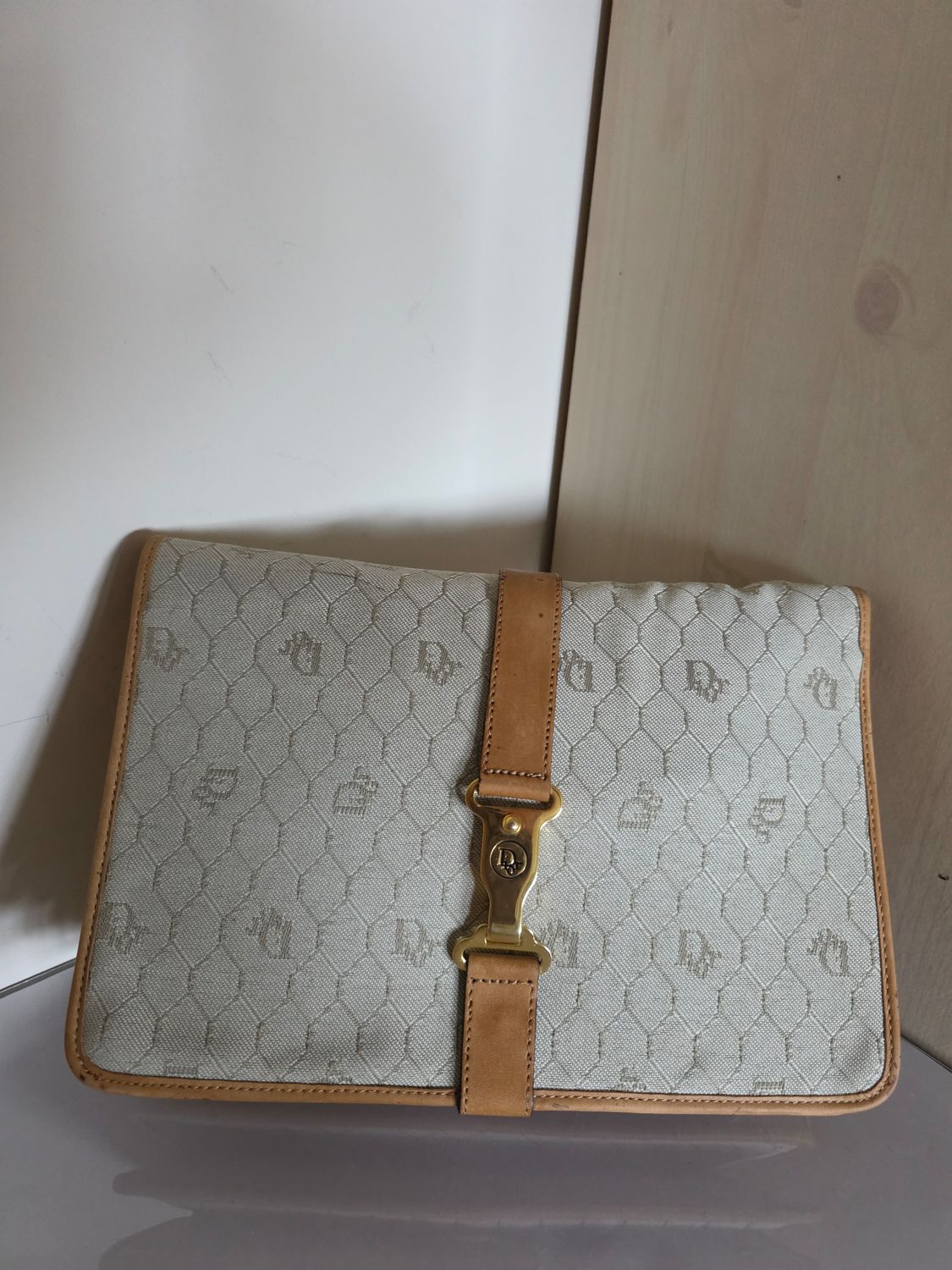 Christian Dior crossbody bi compartment Beige
