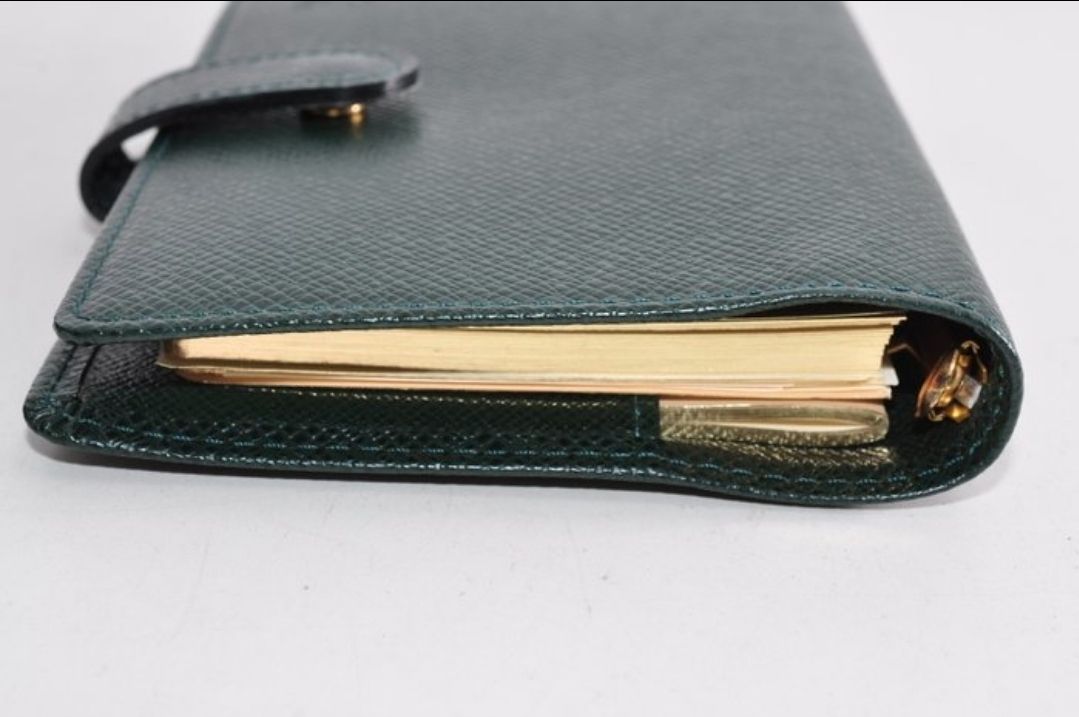 Louis Vuitton Agenda green Tiaga leather 