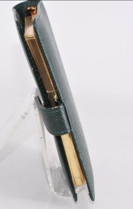 Louis Vuitton Agenda green Tiaga leather 