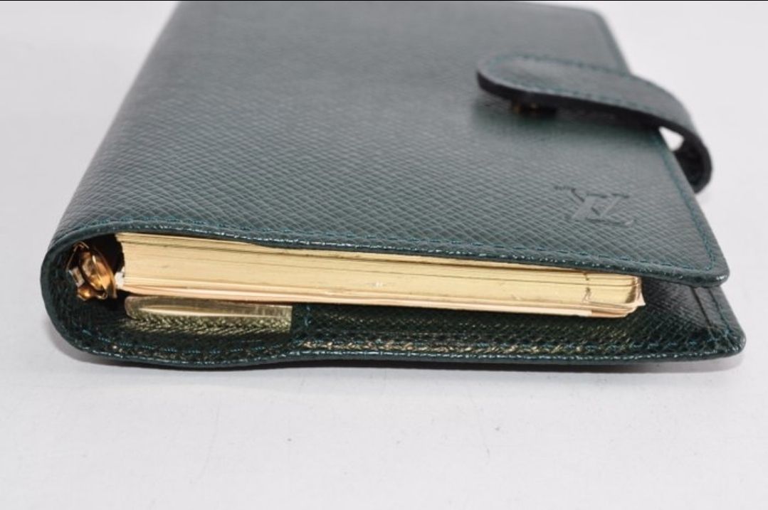 Louis Vuitton Agenda green Tiaga leather 