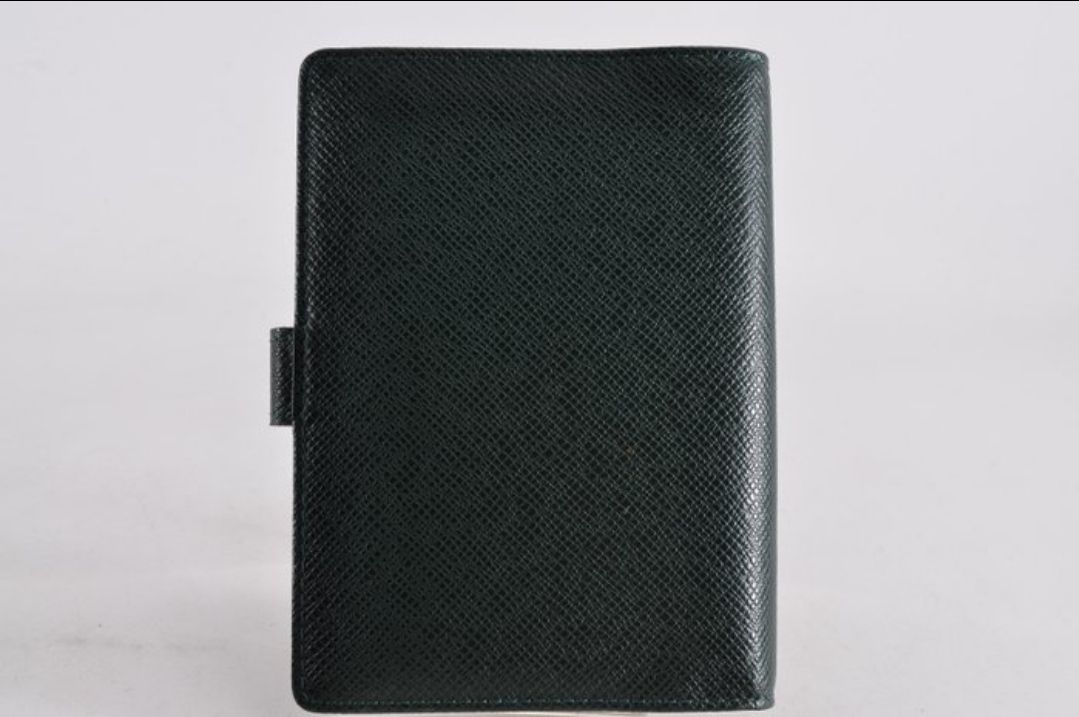 Louis Vuitton Agenda green Tiaga leather 
