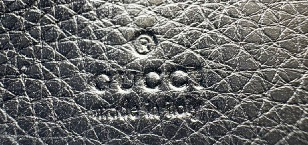 Gucci Soho zip around wallet