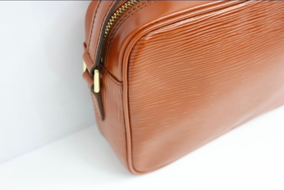 Louis Vuitton Epi Fawn Trocadero  Shoulder/ Crossbody Bag 