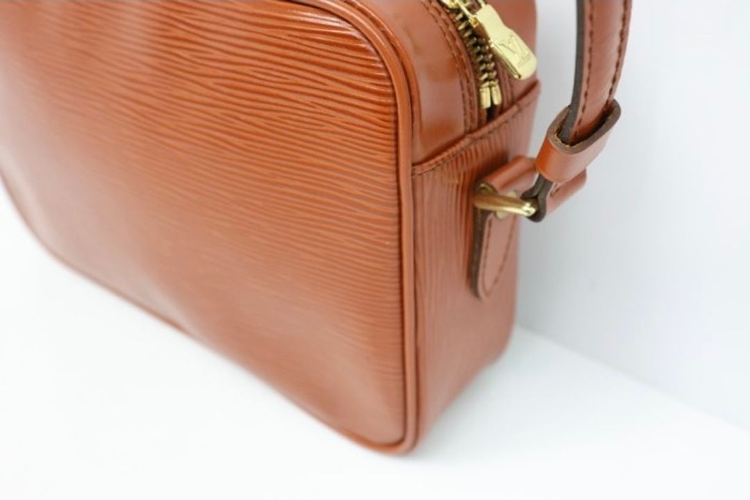 Louis Vuitton Epi Fawn Trocadero  Shoulder/ Crossbody Bag 