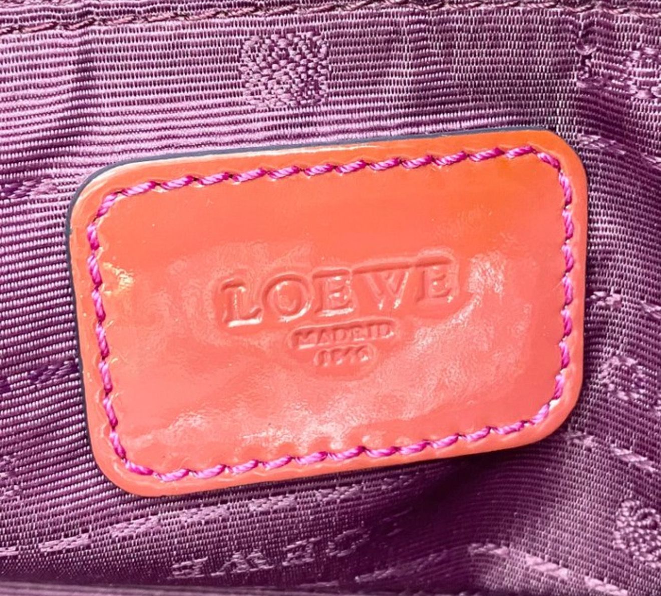 Loewe Amazona 28 Handbag Patent leather Bordeaux