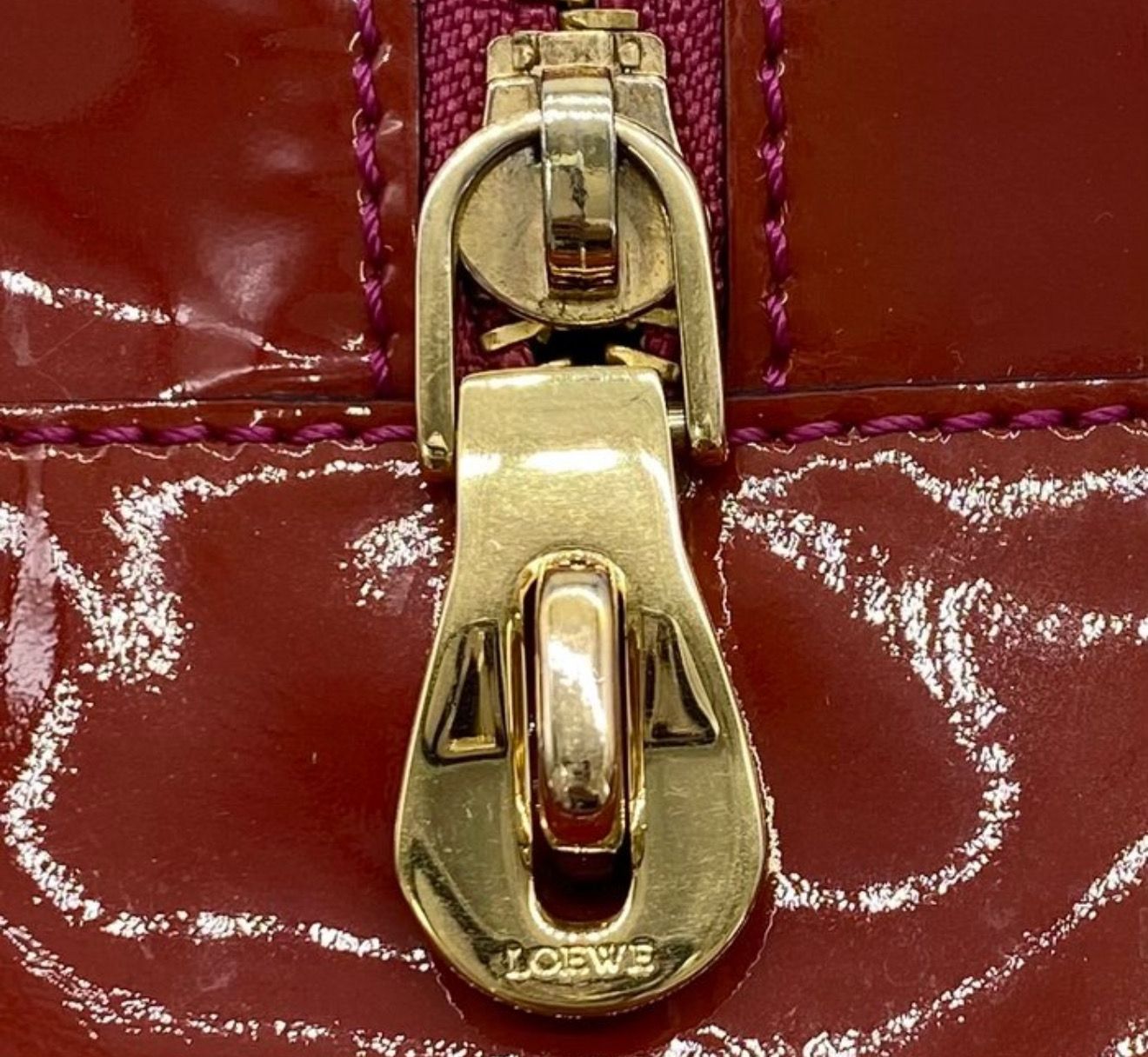 Loewe Amazona 28 Handbag Patent leather Bordeaux