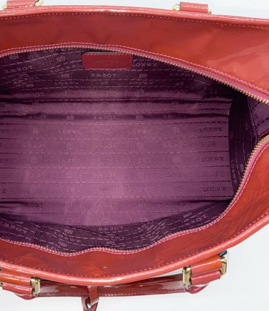 Loewe Amazona 28 Handbag Patent leather Bordeaux