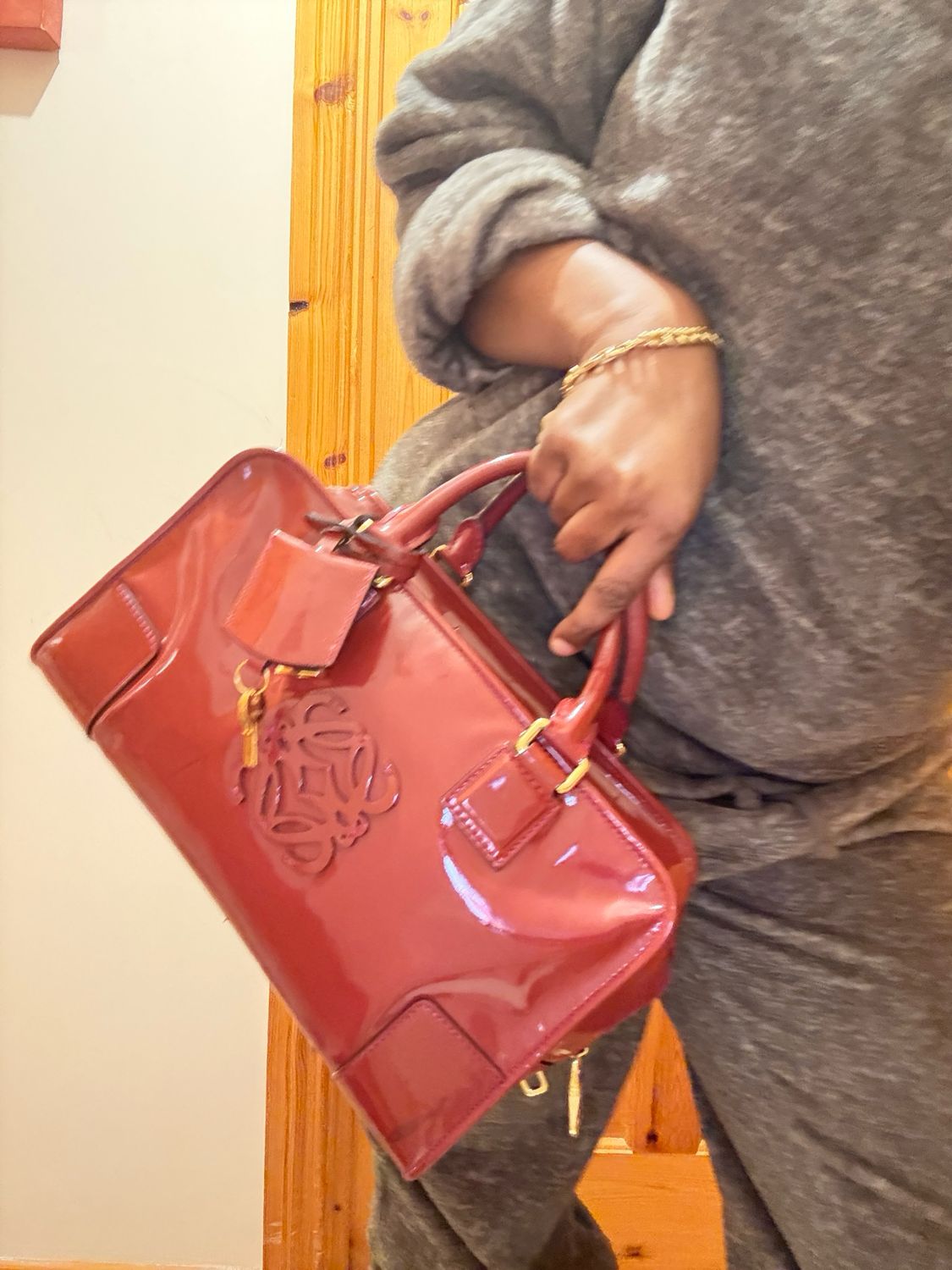 Loewe Amazona 28 Handbag Patent leather Bordeaux