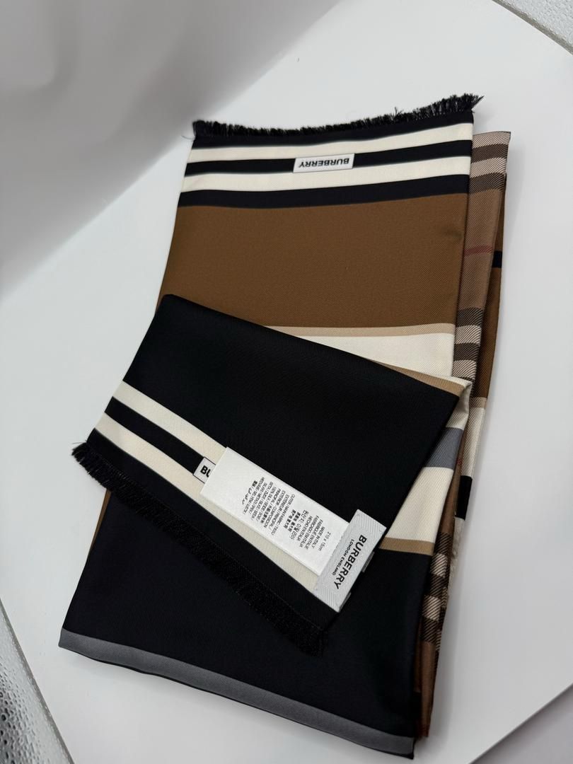 Burberry Silk Double-Face Scarf Burberry Silk Double-Face Scarf