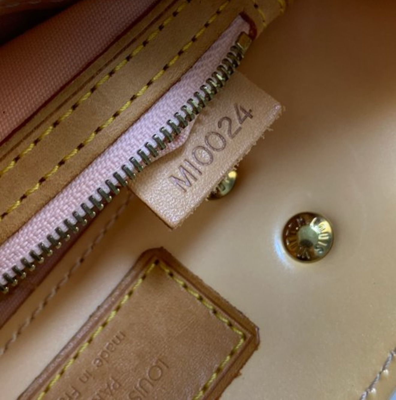 Louis Vuitton Beige Monogram Vernis Read Me PM Tote Leather Bag