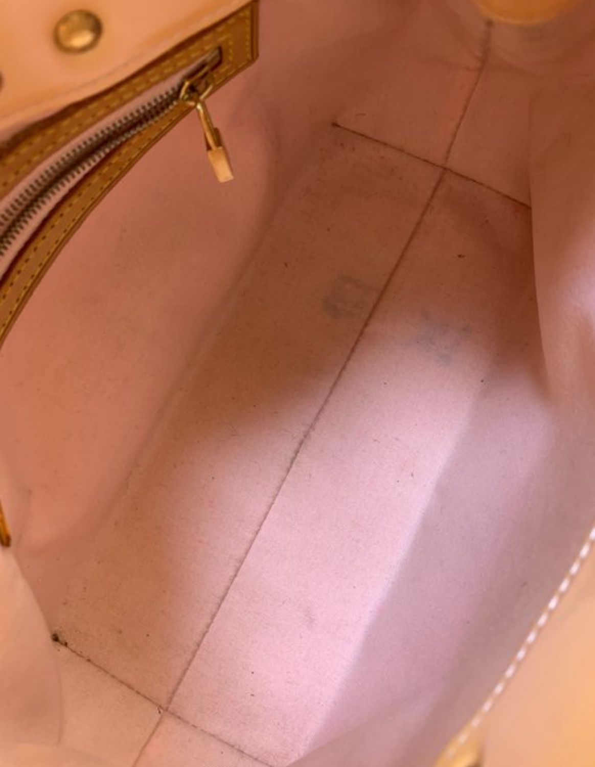 Louis Vuitton Beige Monogram Vernis Read Me PM Tote Leather Bag