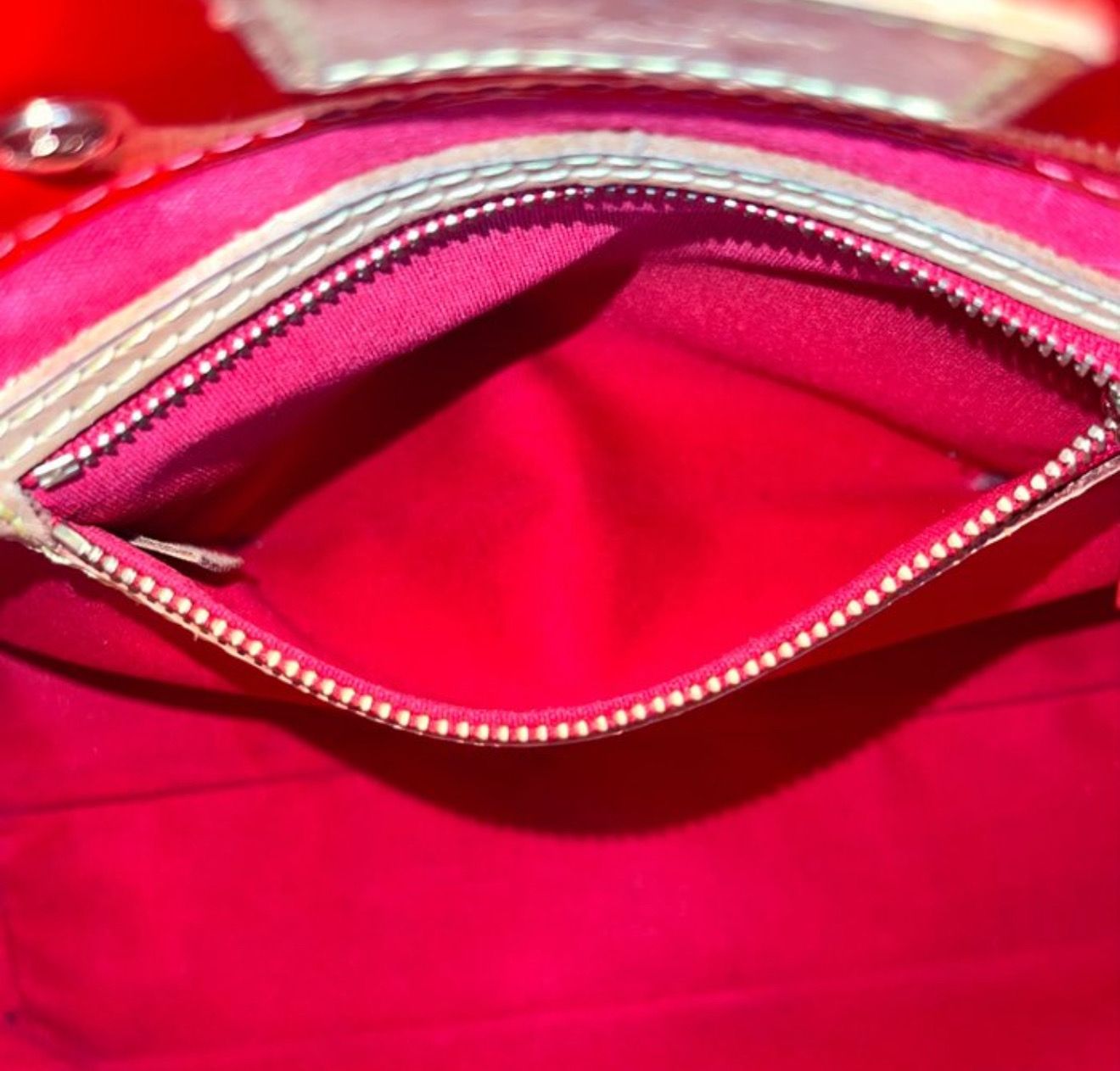 Louis Vuitton Monogram Red Vernis Read Me Tote Leather Bag PM