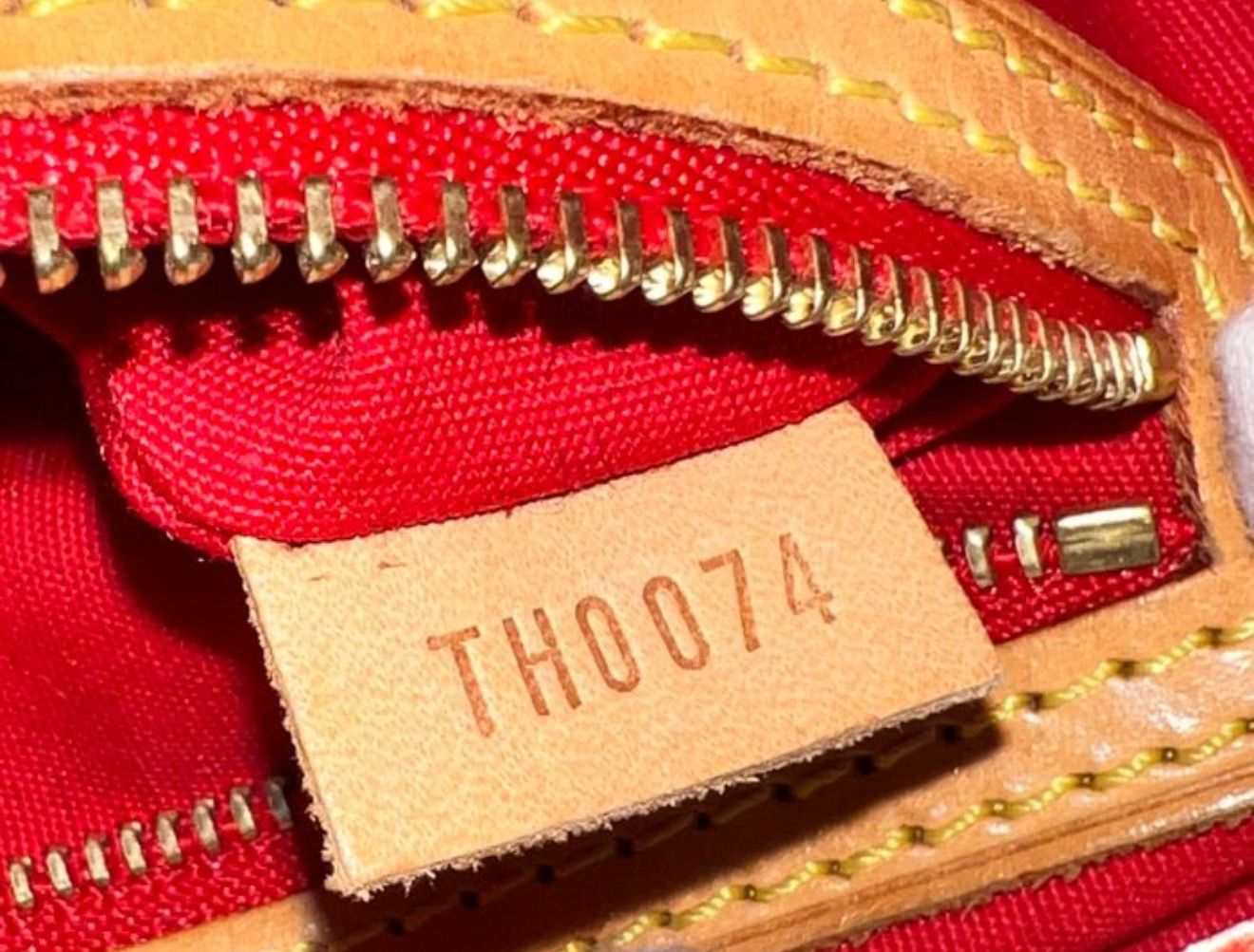 Louis Vuitton Monogram Red Vernis Read Me Tote Leather Bag PM