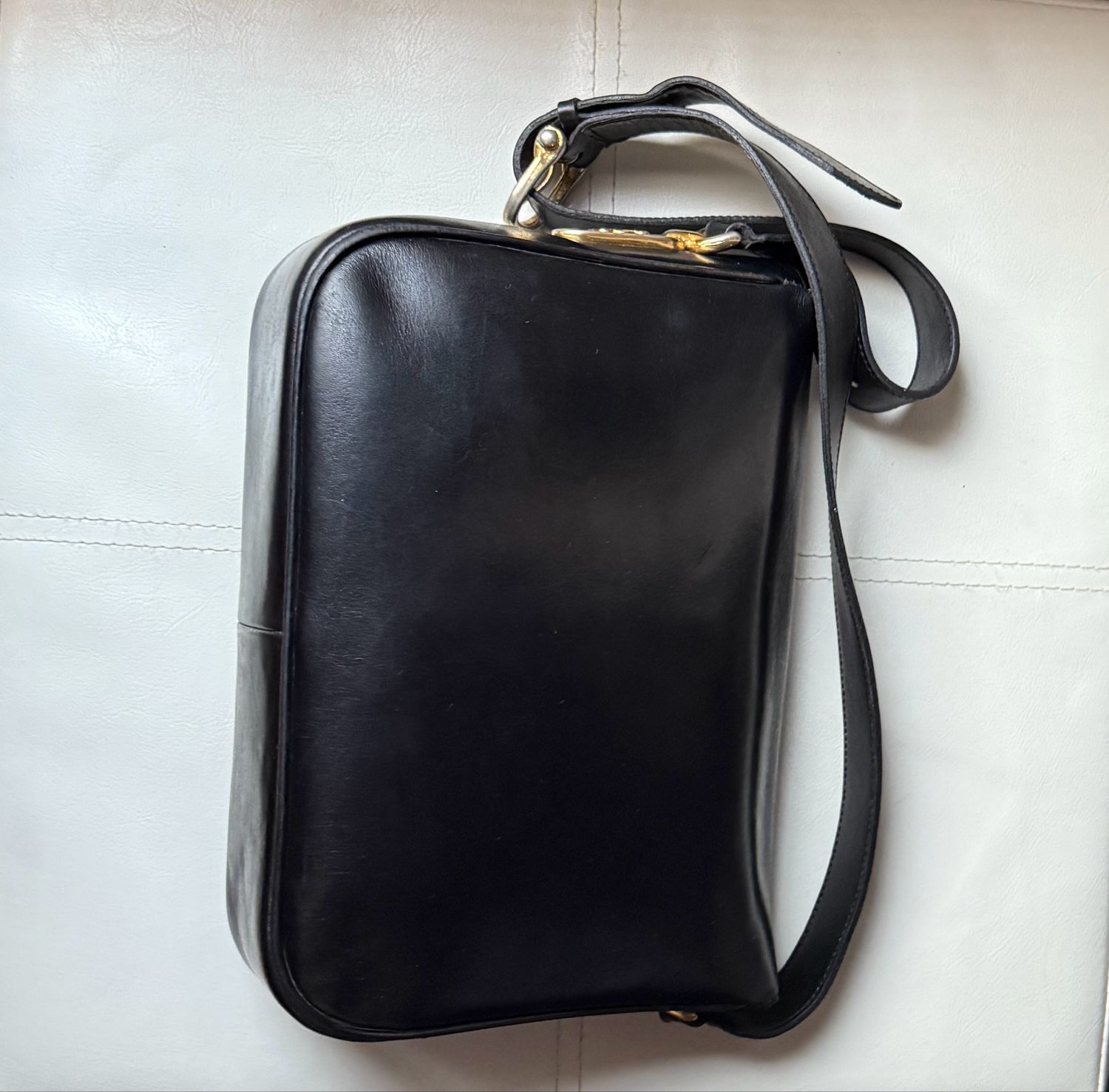 Vintage Celine Triomphe Box crossbody Leather purse Black