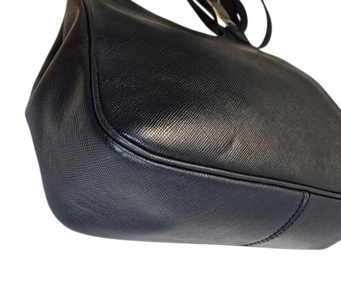 Salvatore Ferragamo Hobo Leather Shoulder Bag Black