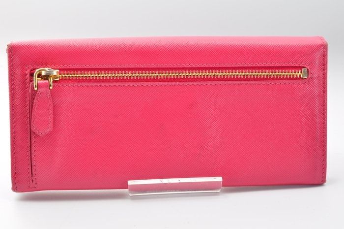 Prada Pink Leather Wallet Prada Pink Leather Wallet