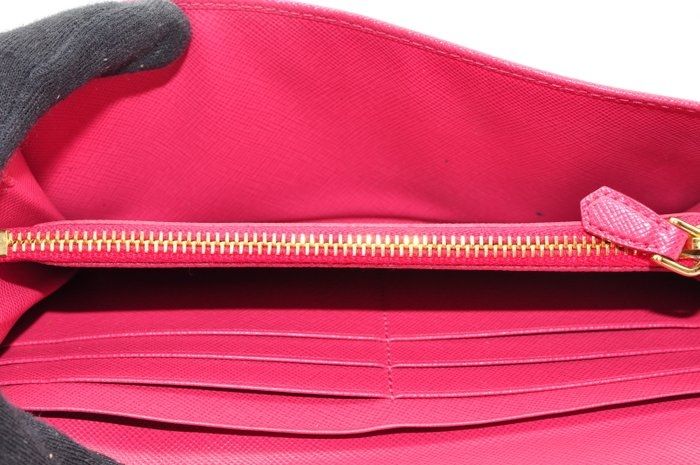 Prada Pink Leather Wallet Prada Pink Leather Wallet