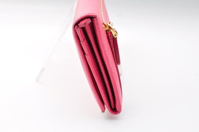 Prada Pink Leather Wallet Prada Pink Leather Wallet