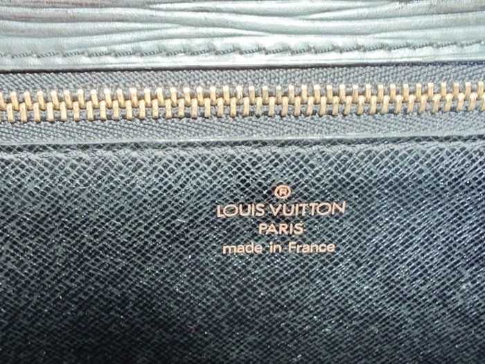 Louis Vuitton Monceau in Epi Leather Black