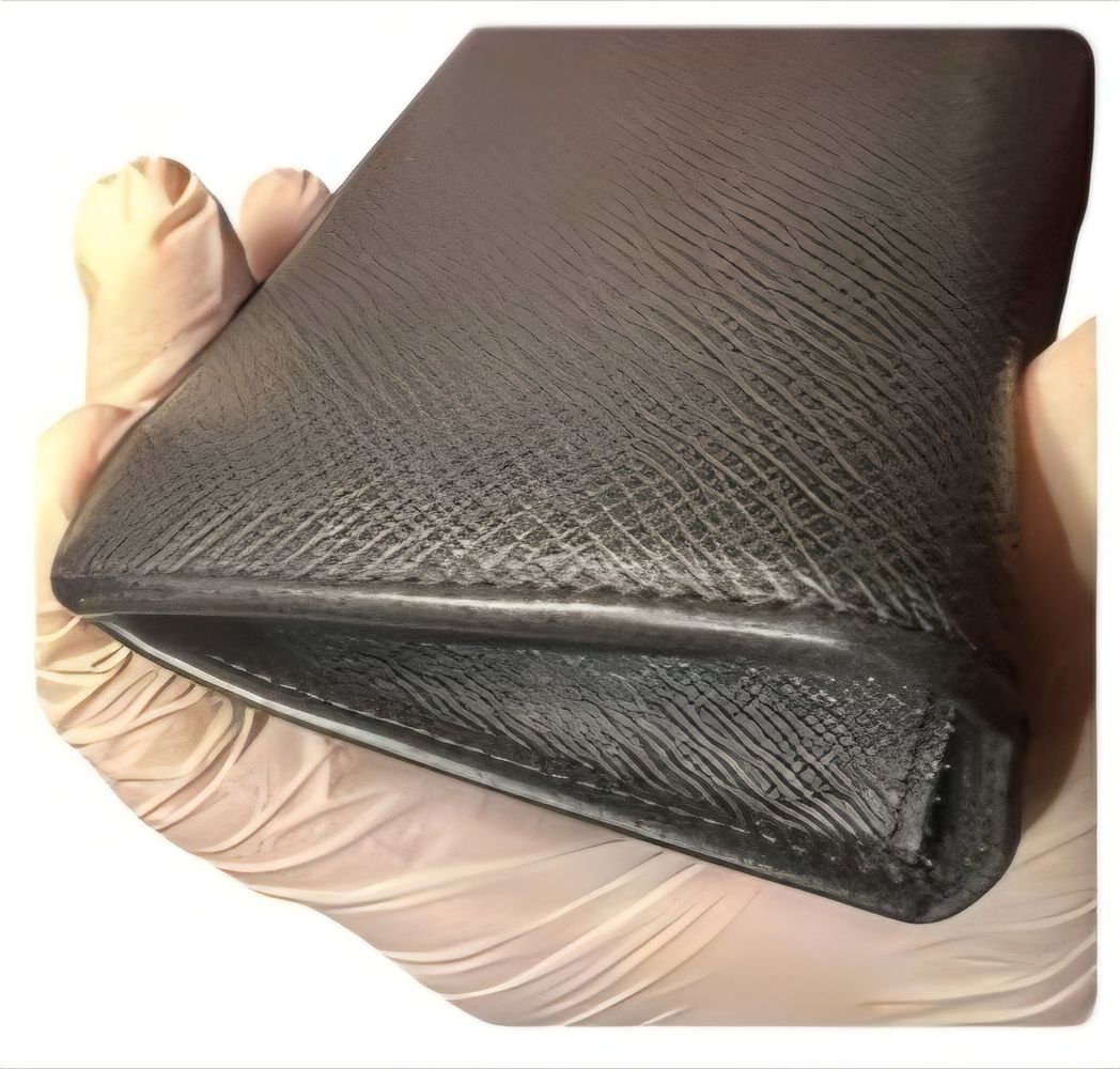 Louis Vuitton Brazza Long Bi-Fold Wallet – Taiga Leather – Brown Louis Vuitton Brazza Long Bi-Fold Wallet – Taiga Leather – Brown