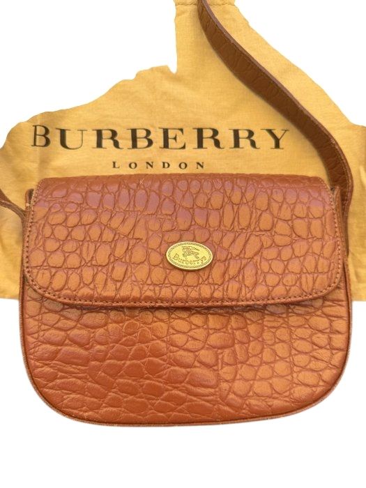 Burberry  Leather crossbodsy Bag – Medium