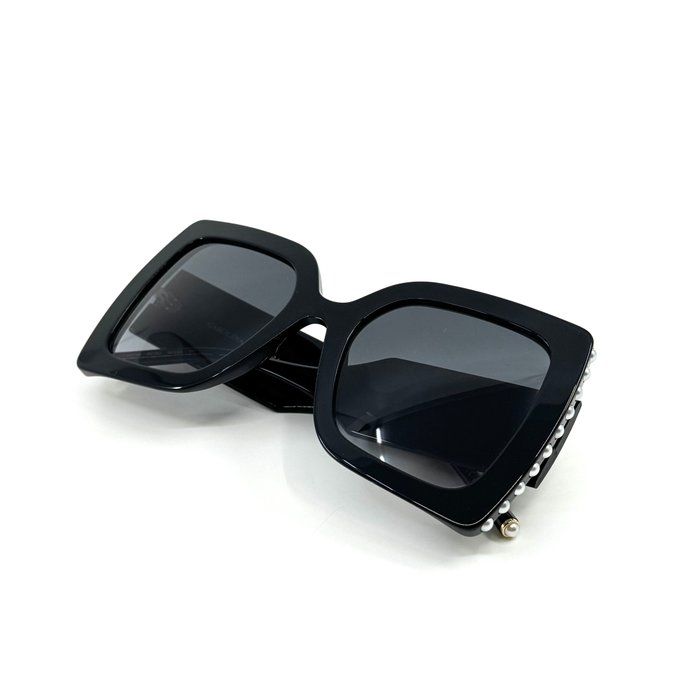 Carolina Herrera Black Acetate Sunglasses Carolina Herrera Black Acetate Sunglasses