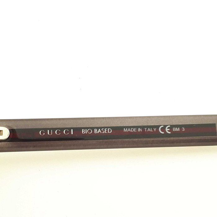Gucci  Wayfarer Sunglasses – Black/Grey with Red &amp; Green Temple Detail