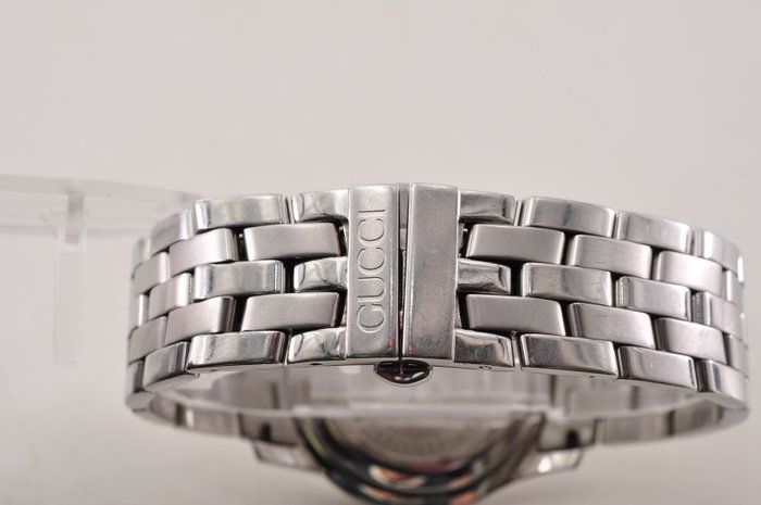Gucci watch   Stainless steel  strap