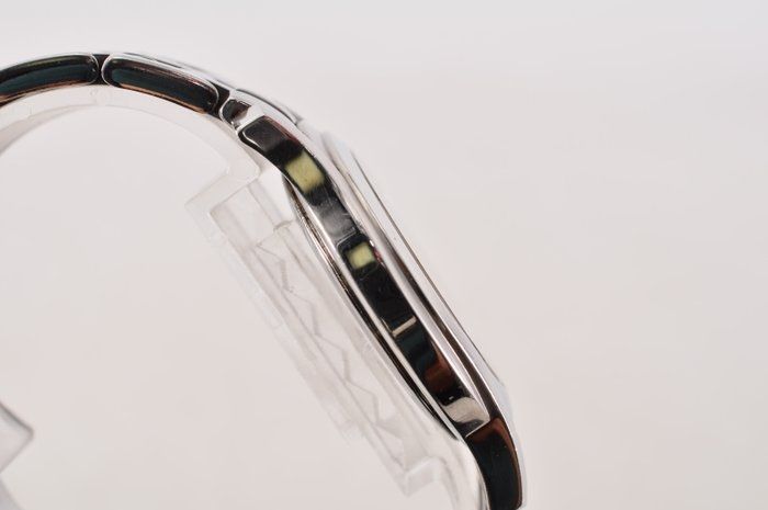 Gucci watch   Stainless steel  strap