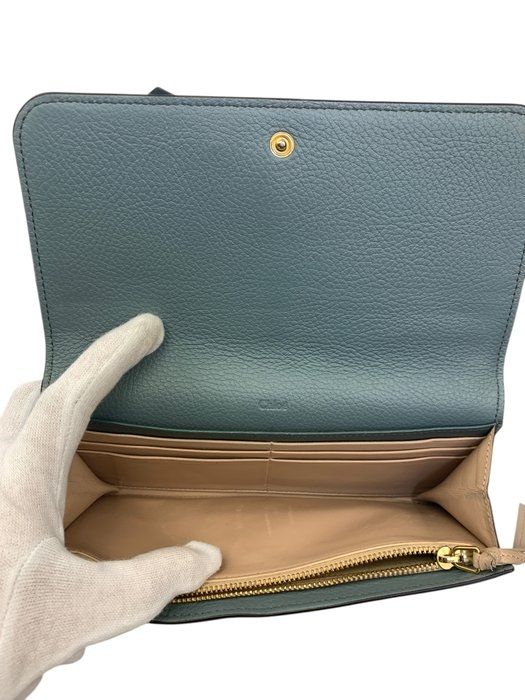 Chloé Alphabet Compact leather Wallet – Green/Khaki Chloé Alphabet Compact leather Wallet – Green/Khaki