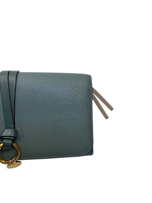 Chloé Alphabet Compact leather Wallet – Green/Khaki Chloé Alphabet Compact leather Wallet – Green/Khaki