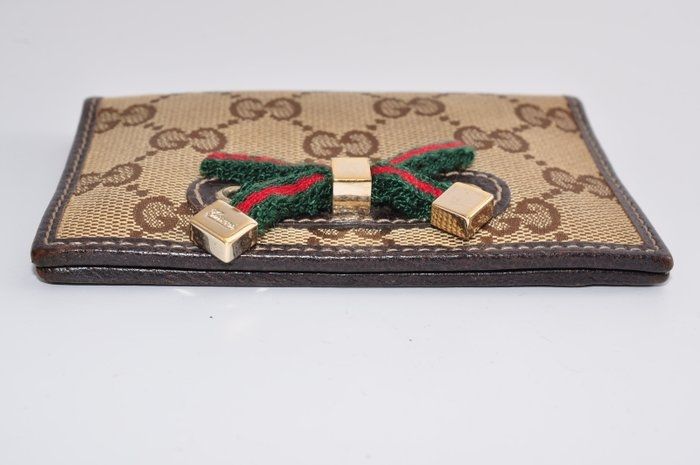 Gucci web wallet